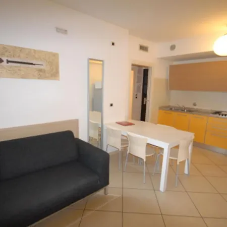 Lägenhet Charming Beachfront With A Bright Terrace Bibione