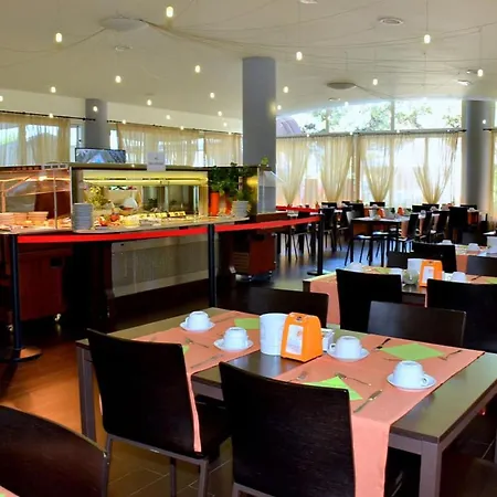 Charming Beachfront With A Bright Terrace *