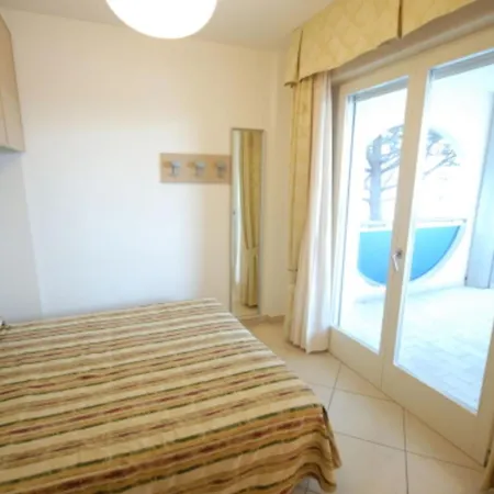 Charming Beachfront Flat With A Bright Terrace Διαμέρισμα