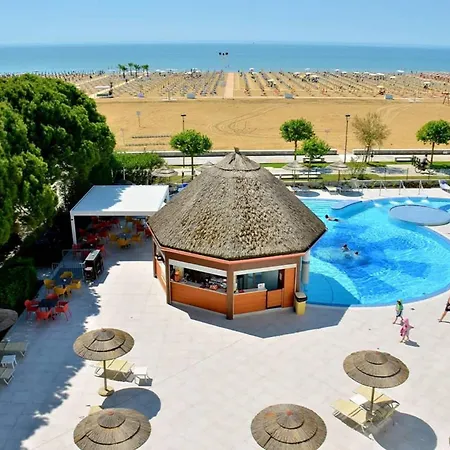 Charming Beachfront Flat With A Bright Terrace Bibione