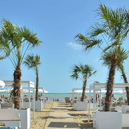 Charming Beachfront Flat With A Bright Terrace Apartment *