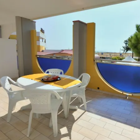 Διαμέρισμα Charming Beachfront Flat With A Bright Terrace Μπιμπιόνε