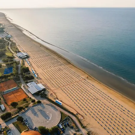 Διαμέρισμα Charming Beachfront Flat With A Bright Terrace